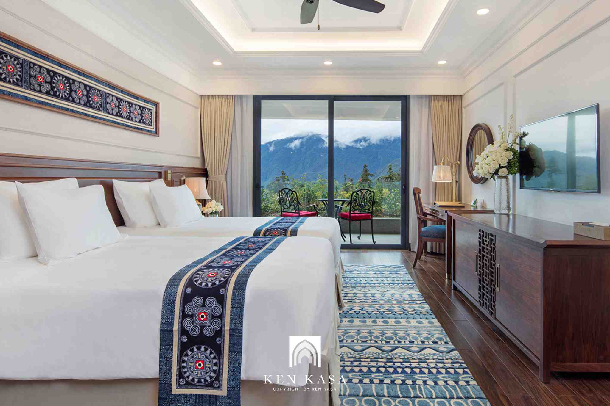 Phòng Classic Mountain View tại Silk Path Grand Resort & Spa